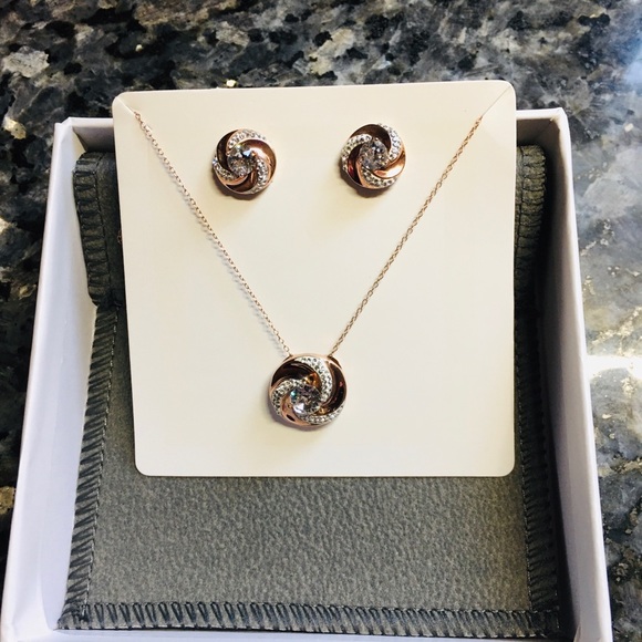 Sterling ‘n’ Ice Pendants & Earring Set - Picture 4 of 4